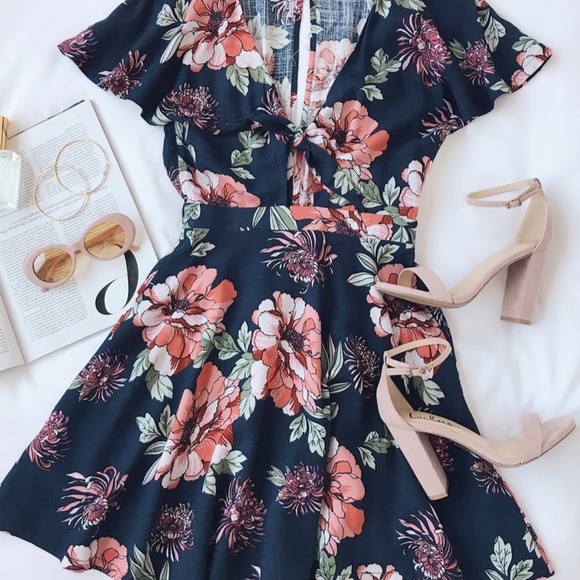 Lulus Botanic of Time Blue Floral Print Tie-Front Skater Dress Size Small - Picture 4 of 13